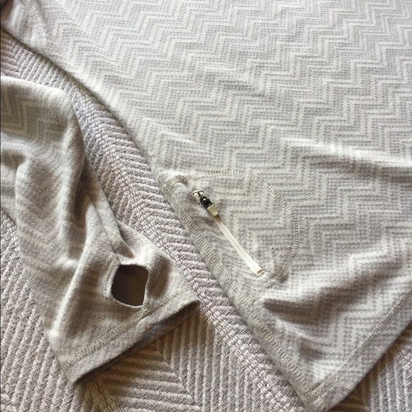 Eddie Bauer 1/4 zip sweatshirt / sweater - Picture 4 of 7